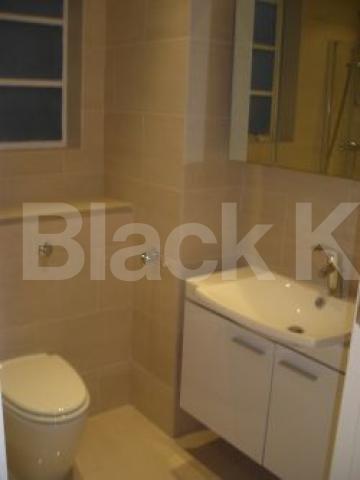 			4 Bedroom, 1 bath, 1 reception Flat			 Brown Street, MARBLE ARCH W1